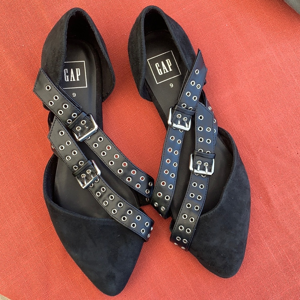 Women’s Gap Black Pointed Flats